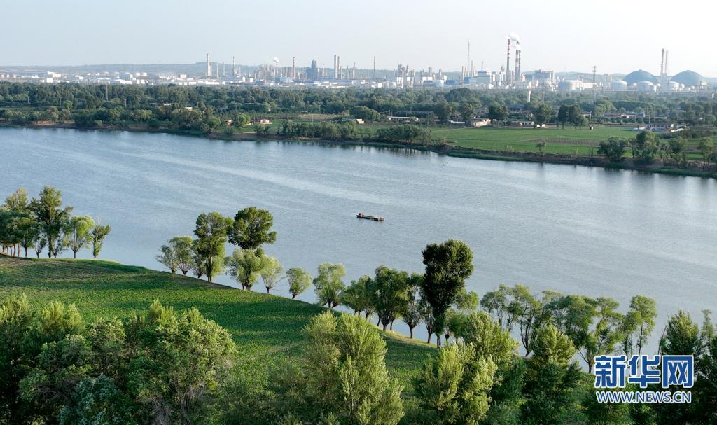 陕西靖边：芦河湿地水清景美